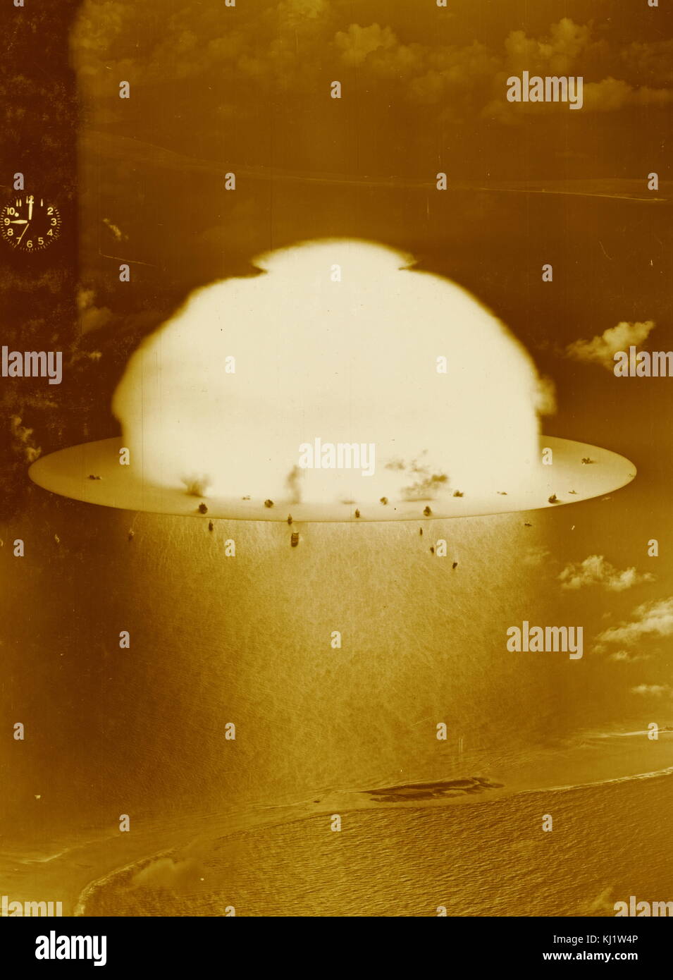 nuclear weapons test on Bikini Atoll1946 a Stock Photo