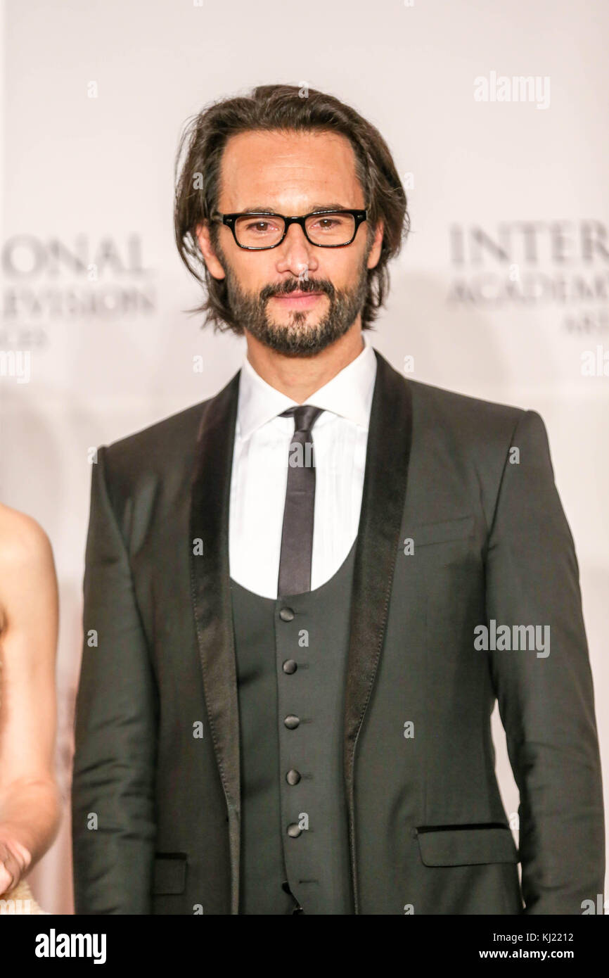 New York, USA. 20th Nov, 2017. Brazilian actor Rodrigo Santoro during