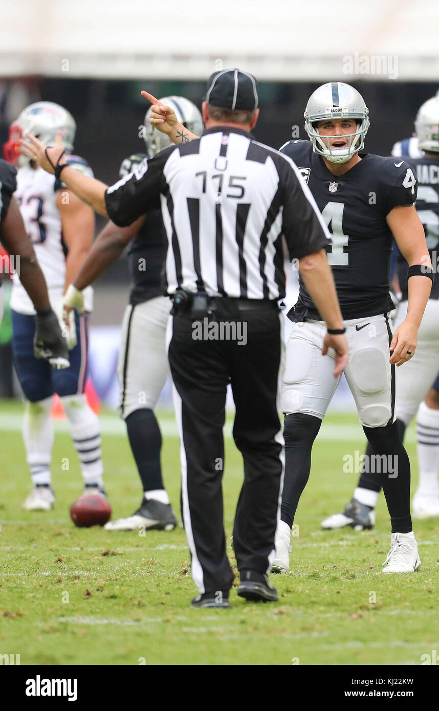 Cincinnati, Ohio, USA. 10th Oct, 2021. Cincinnati Bengals guard Quinton  Spain (67) pleads with umpire Tony Michalek (115) after being penalise for  holding at the NFL football game between the Green Bay