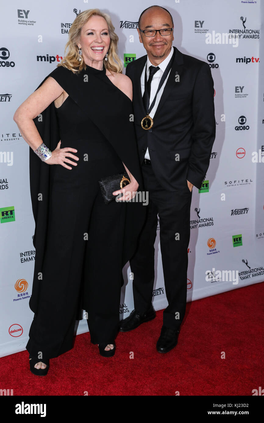 New York, USA. 20th November, 2017. Rebecca Gibney and Tony Ayres during the 45th International Emmy awards gala in New York city on November 20, 2017. The International Emmy Award is an award ceremony bestowed by the International Academy of Television Arts and Sciences in recognition to the best television programs initially produced and aired outside the United States. (Photo: Vanessa Carvalho/Brazil Photo Press) Stock Photo