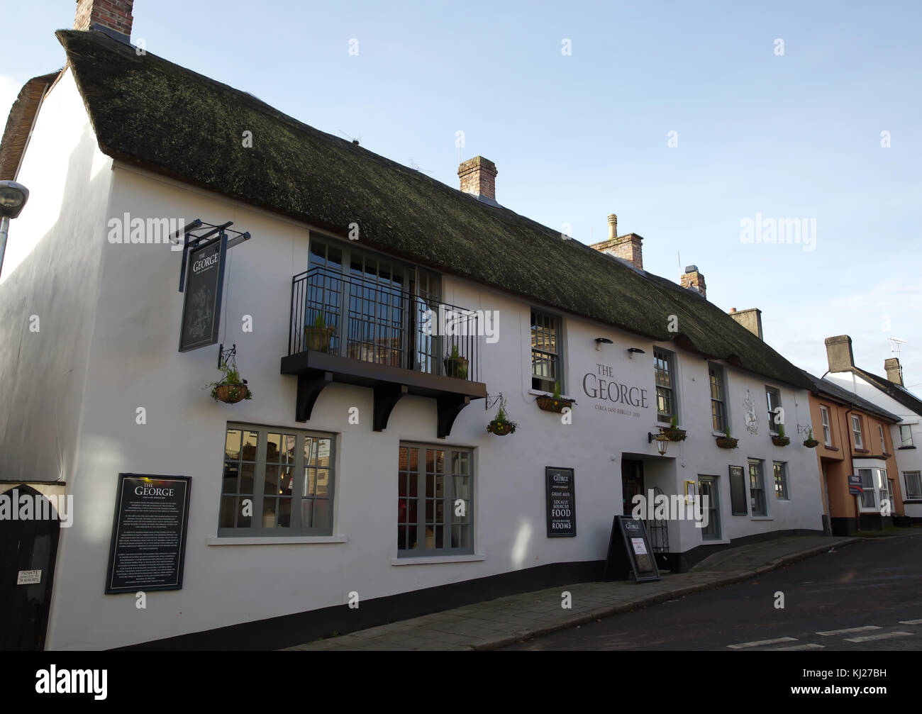 Hatherleigh, UK. 21st Nov, 2017. Blue skies over Hatherleigh in Devon
