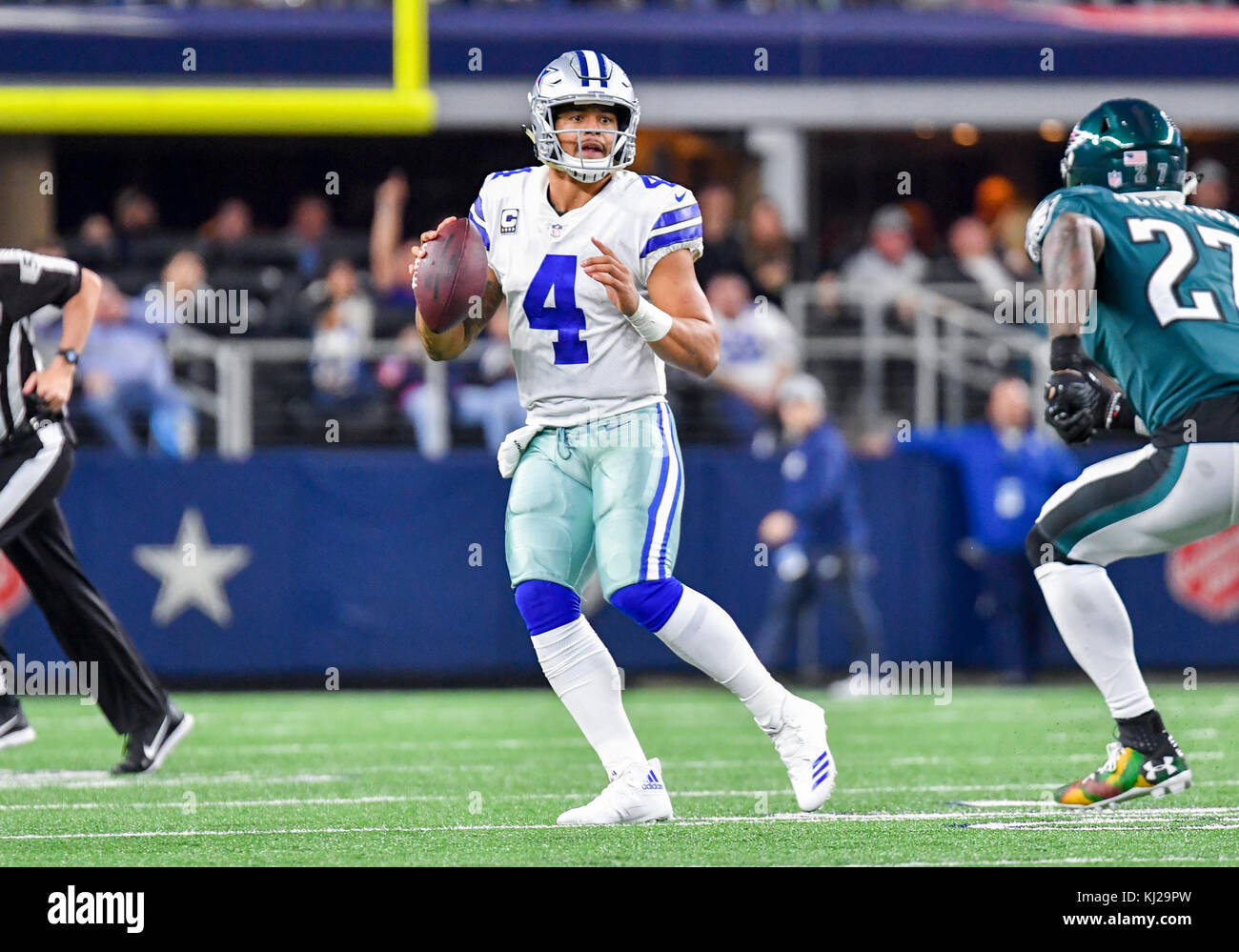 November 19, 2017: Dallas Cowboys quarterback Dak Prescott #4 during an ...