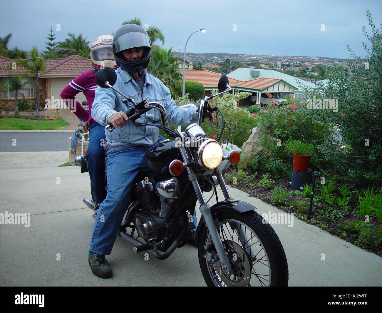 Two wheeled driving hi-res stock photography and images - Alamy