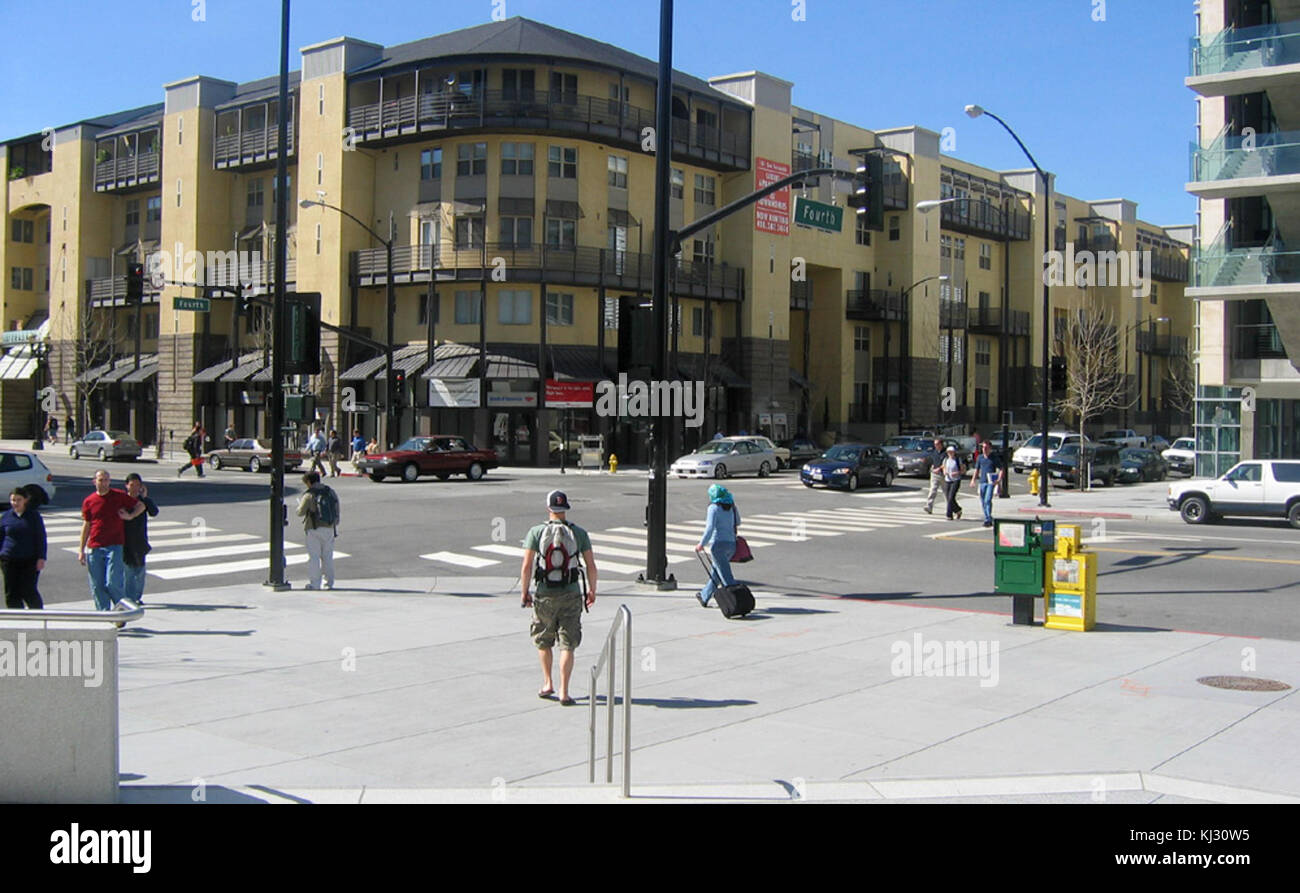 San Jose Intersection With Pedestrians Stock Photo Alamy