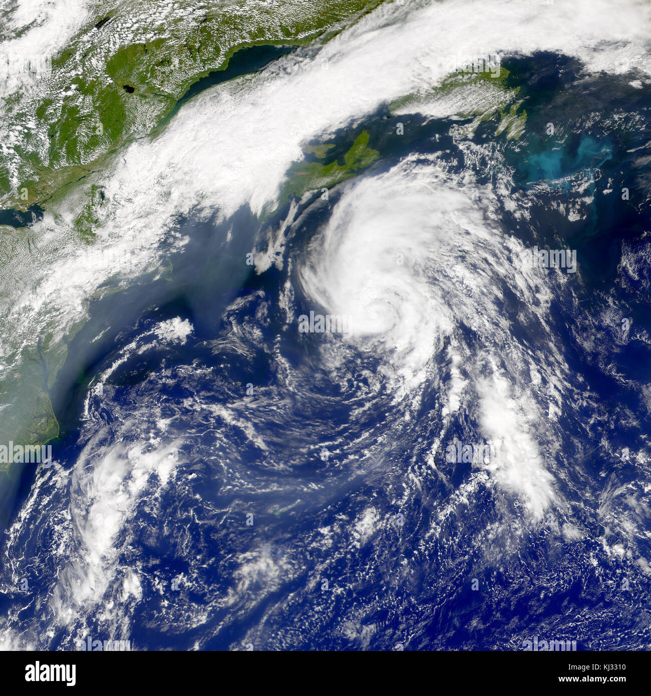 Tropical cyclone impacts hi-res stock photography and images - Alamy