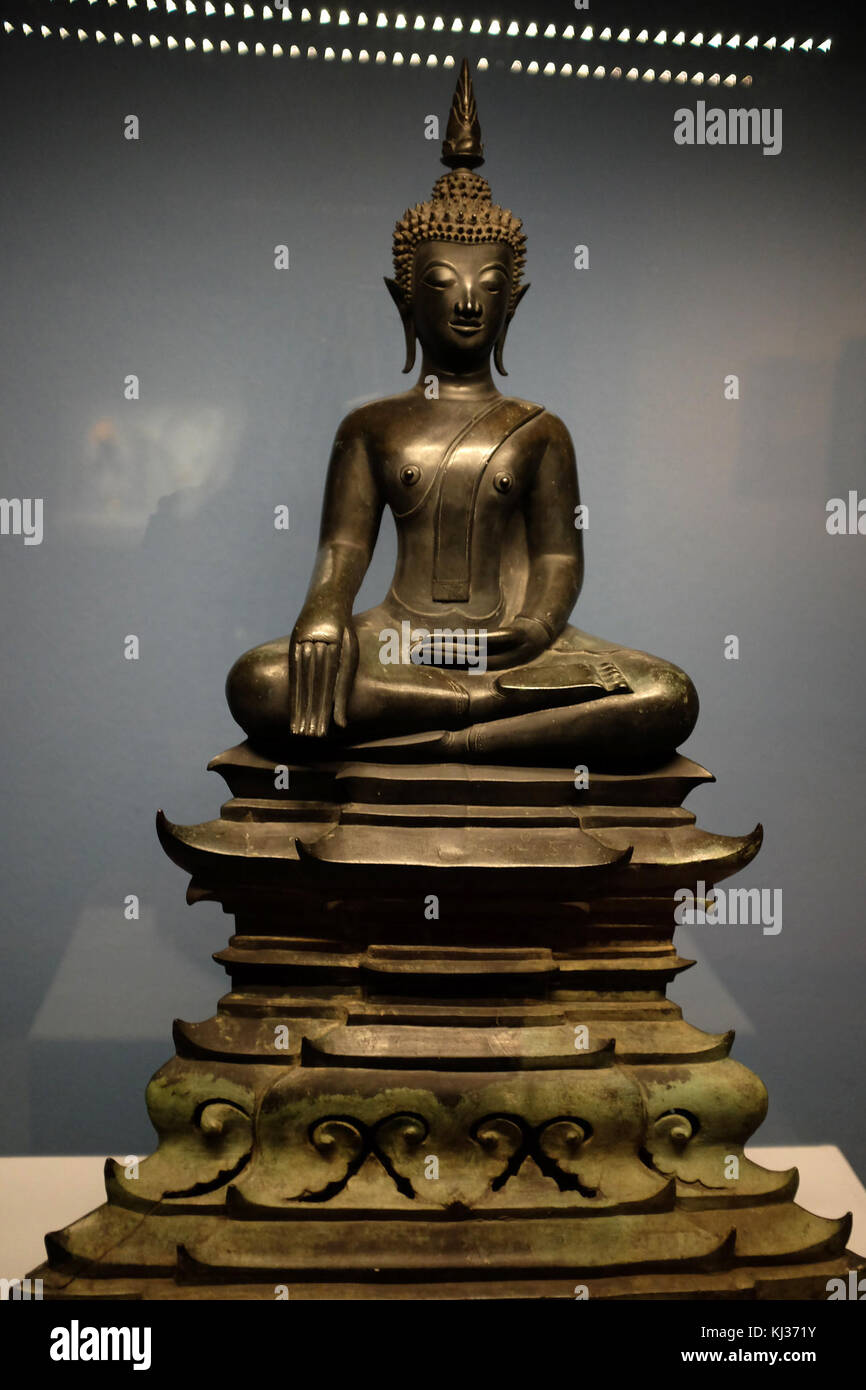 Lan Xang - Seated Buddha - bronze Stock Photo