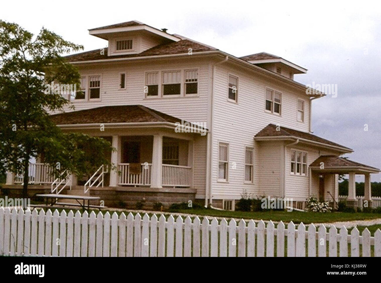 Modern reproduction of a Sears Hillrose catalog house in Battle Ground