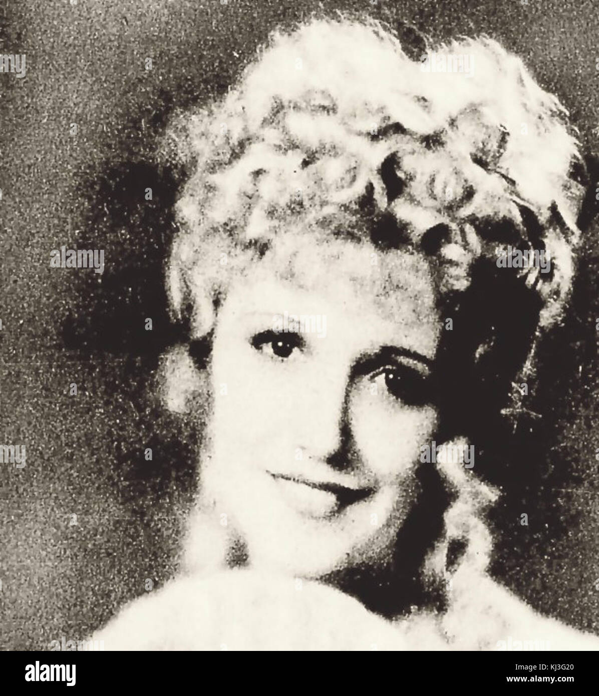 Watch Claudia Dell video Watch Claudia Dell video