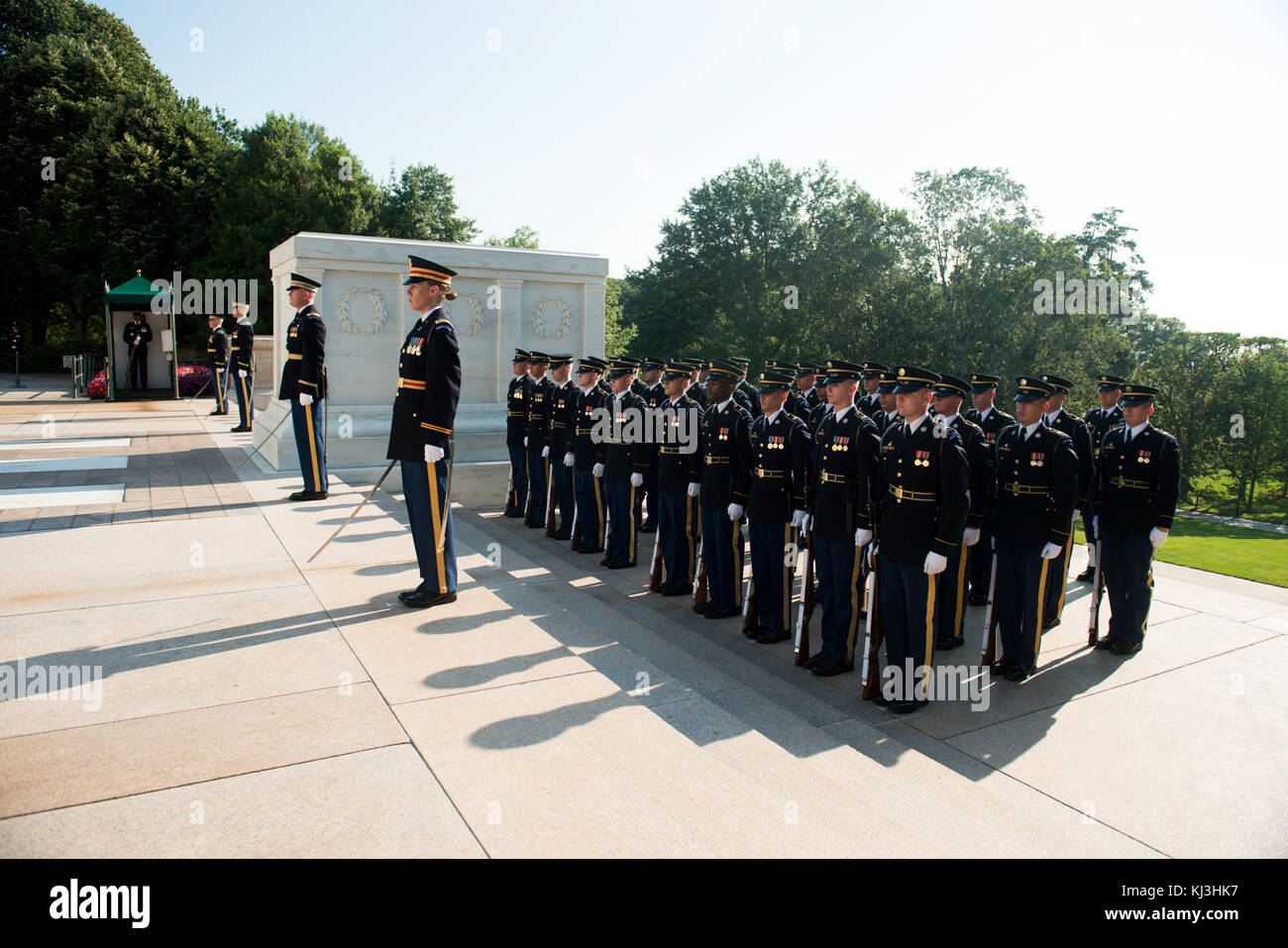 Full honors Army wreath laying at the Tomb of the Unknown Soldier in Arlington National Cemetery to honor the 72nd anniversary of the Liberation of Guam and the battle for the Northern Mariana Islands (28140741886) Stock Photo