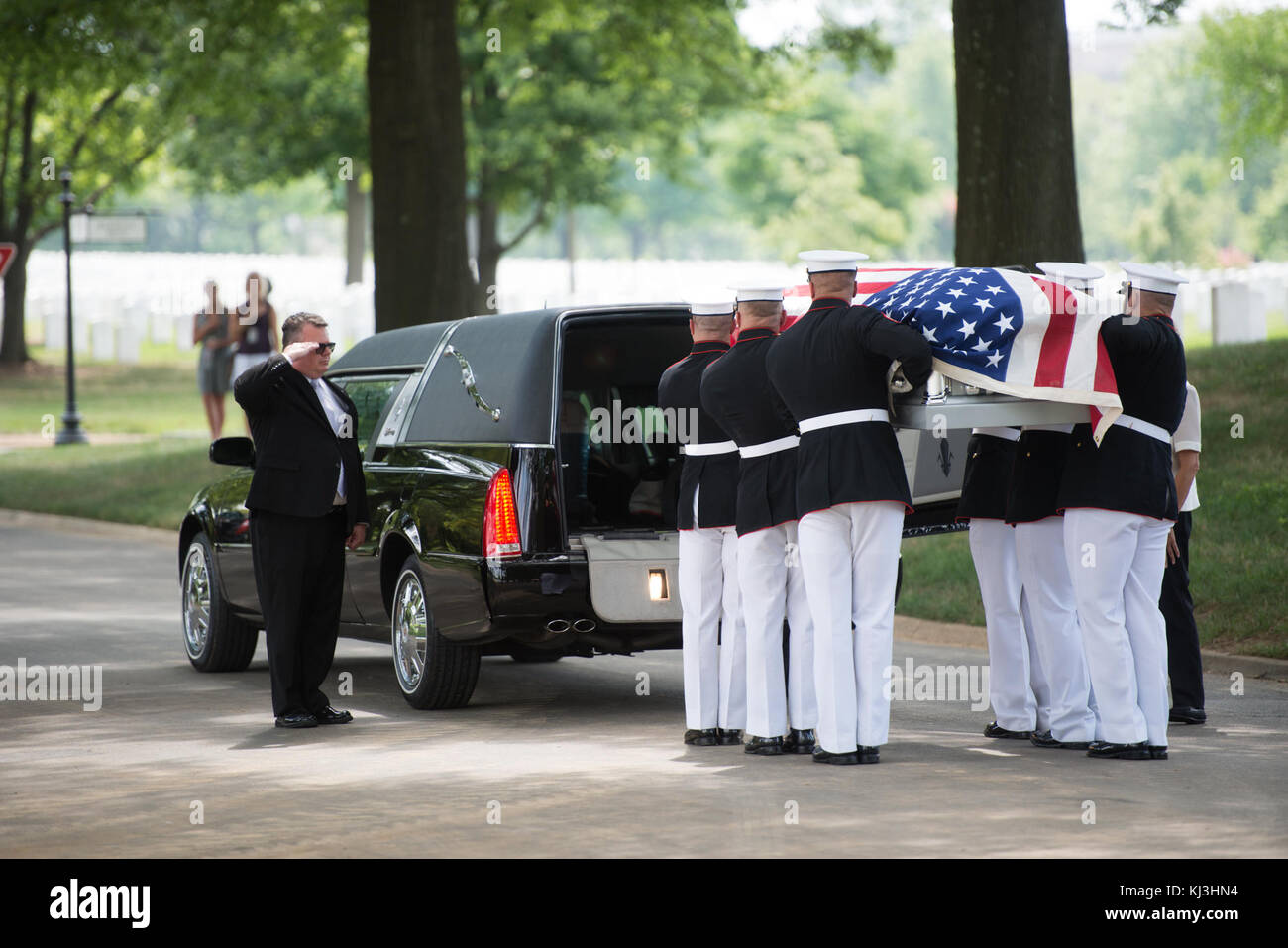 Graveside service for U.S. Marine Corps Pvt. Robert Carter Jr. in Arlington National Cemetery (28209636901) Stock Photo