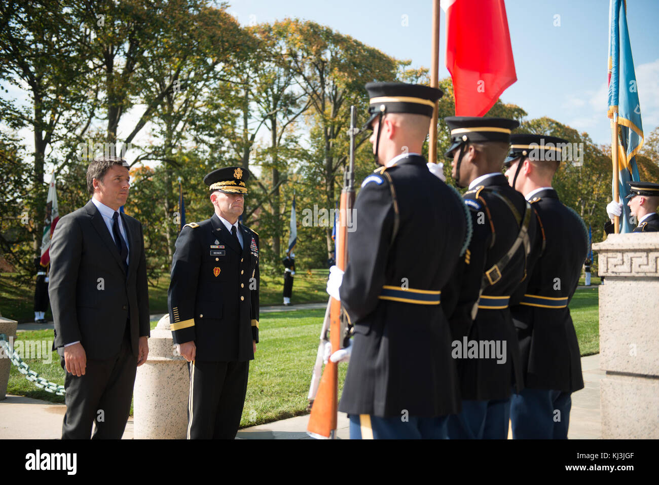 Prime Minister of Italy Matteo Renzi visits Arlington National Cemetery (29803452124) Stock Photo