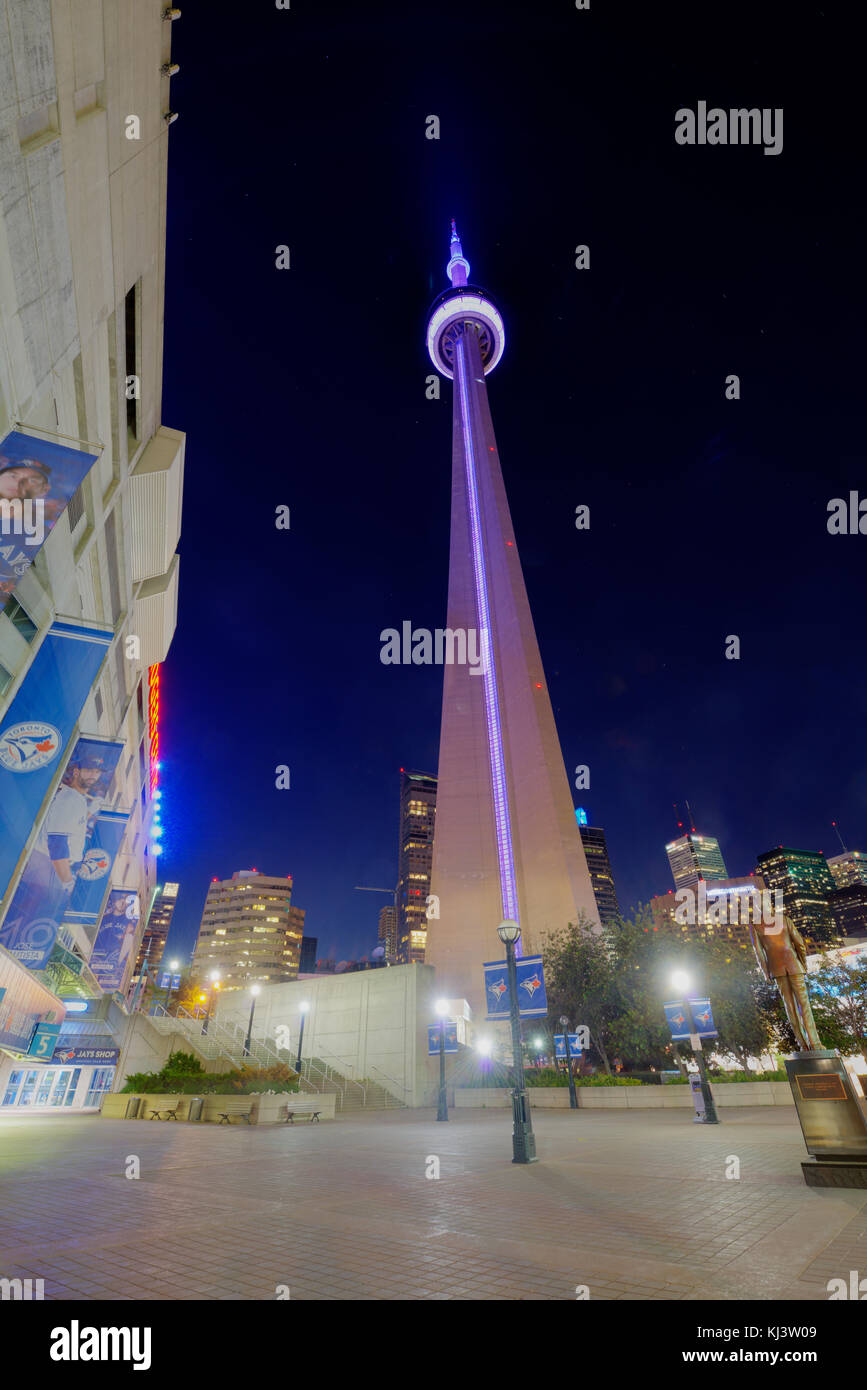 Cn tower at night hi-res stock photography and images - Alamy
