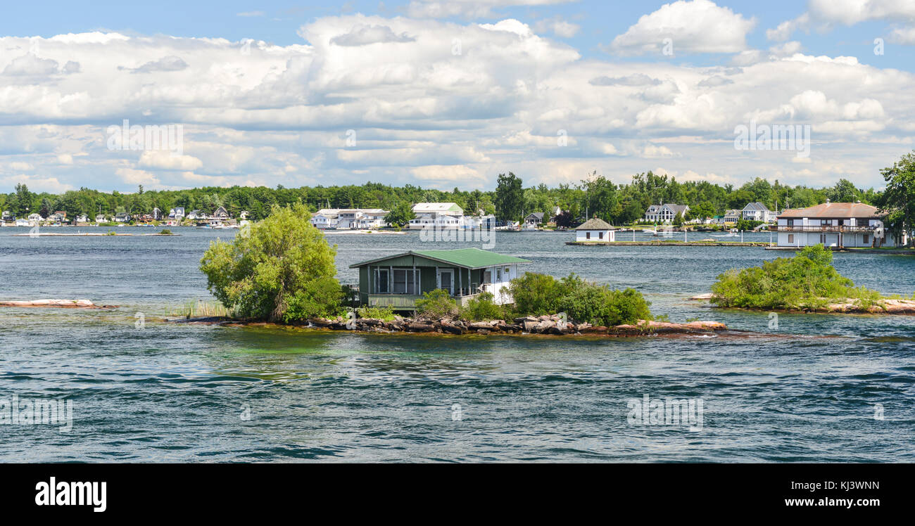 House in the Thousand Islands on Saint Lawrence River Stock Photo Alamy