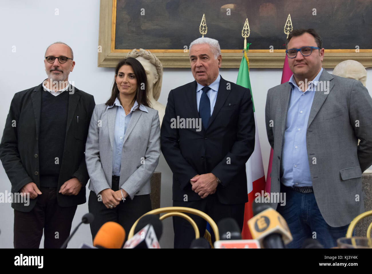 Rome, Italy. 20th Nov, 2017. Domenico Vulpiani, Luca Montuori, Paolo Ferrara during Press conference of the mayor of Rome Virginia Raggi presents the project of redevelopment of the coast of Ostia, after the victory of the Movimeto five stars (M5S) of the tenth town Hall on November 20, 2017 in Rome, Italy Credit: Andrea Ronchini/Pacific Press/Alamy Live News Stock Photo