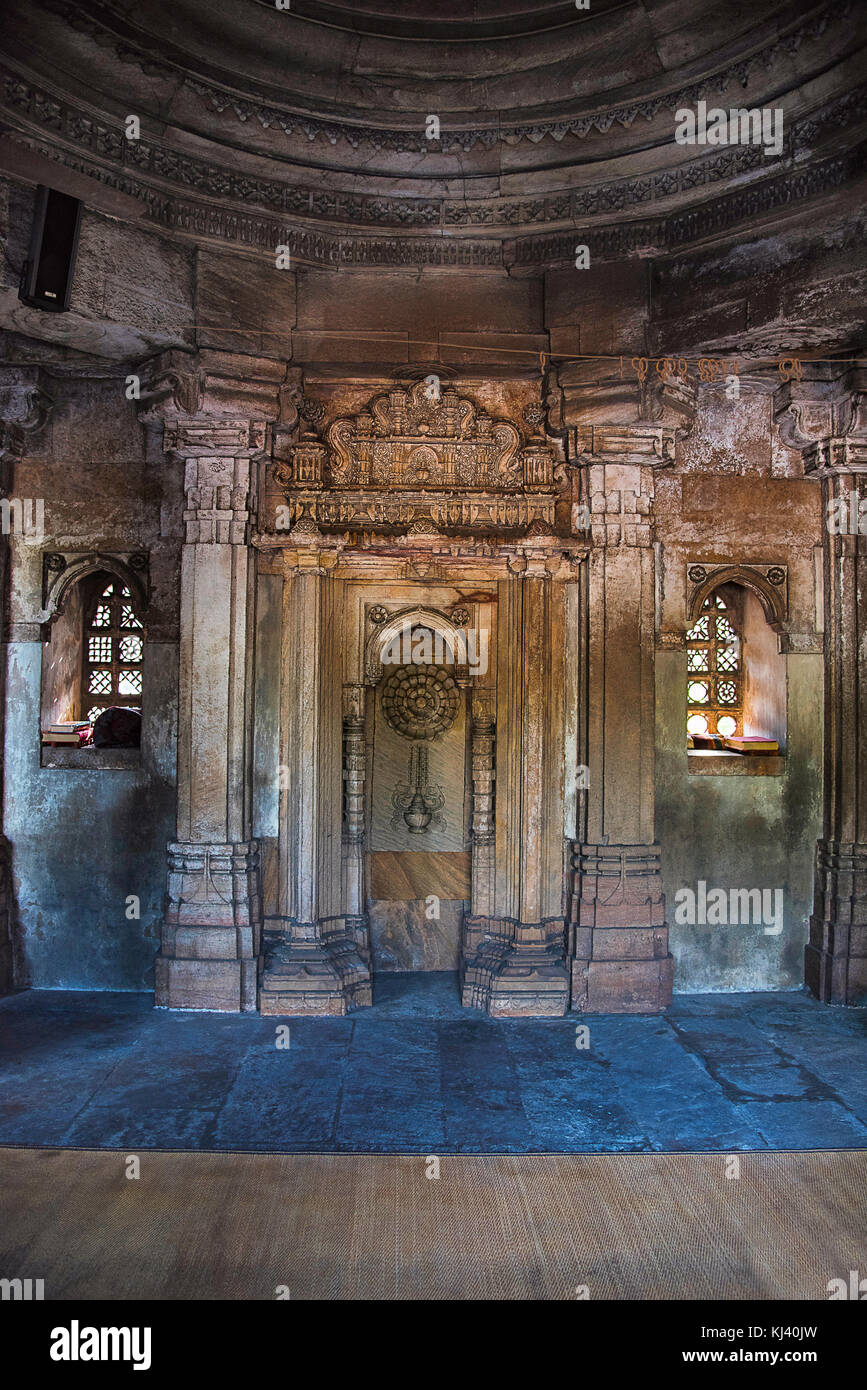 Mosque of Sultani interior, near  Dada Hari Ni Vav step well . Asarwa, Ahmedabad, Gujarat, India Stock Photo