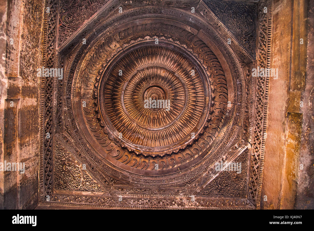 Mosque of Sultani ceiling, near  Dada Hari Ni Vav step well . Asarwa, Ahmedabad, Gujarat, India Stock Photo