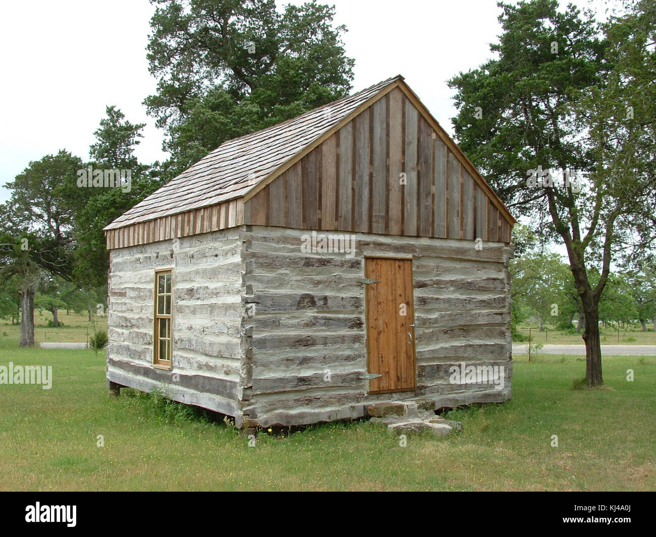 Wendish Pioneer Log Cabin In Serbin Texas Stock Photo 166052786