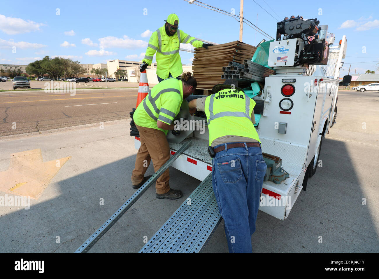 Rescue crews at work photo hi-res stock photography and images - Alamy