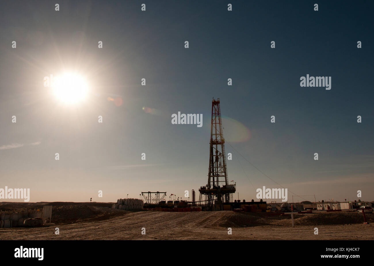 A Rig in the middle of Arabian desert Stock Photo