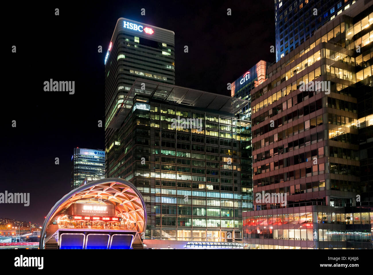 Canary Wharf skyline at night in east London Stock Photo - Alamy