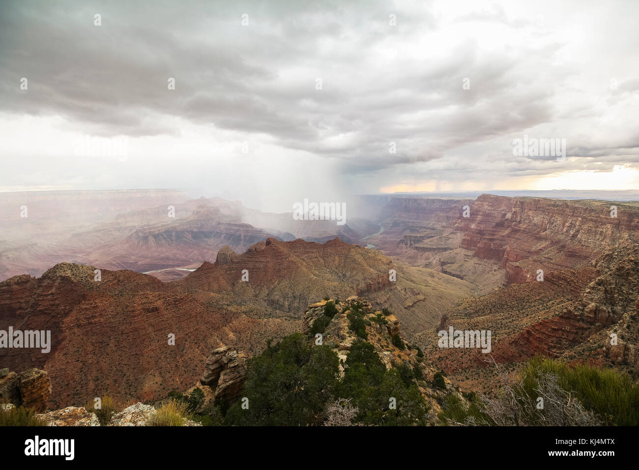 View at the Grand Canyon landscape with thunderstorm Stock Photo - Alamy