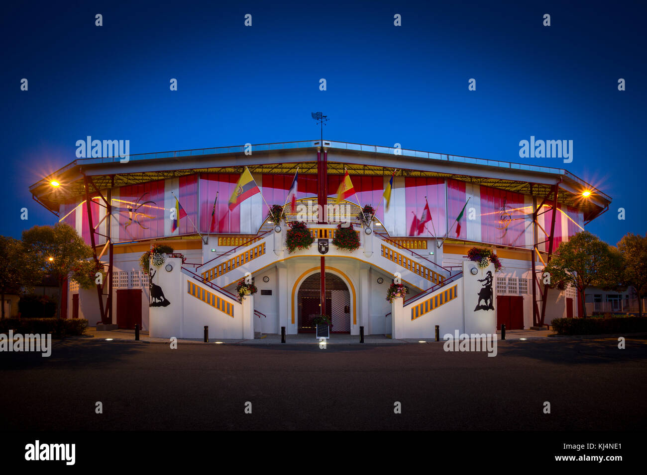 At dusk, a view of the exterior of the recently renovated Pomarez arena (40360) (Landes (40), Nouvelle-Aquitaine, France). Stock Photo