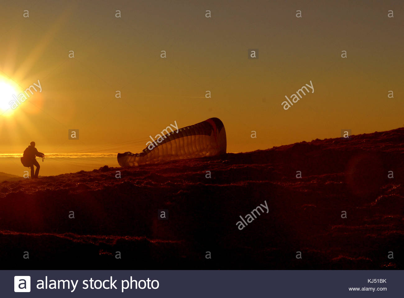 Ground Handling Stock Photos & Ground Handling Stock Images Alamy