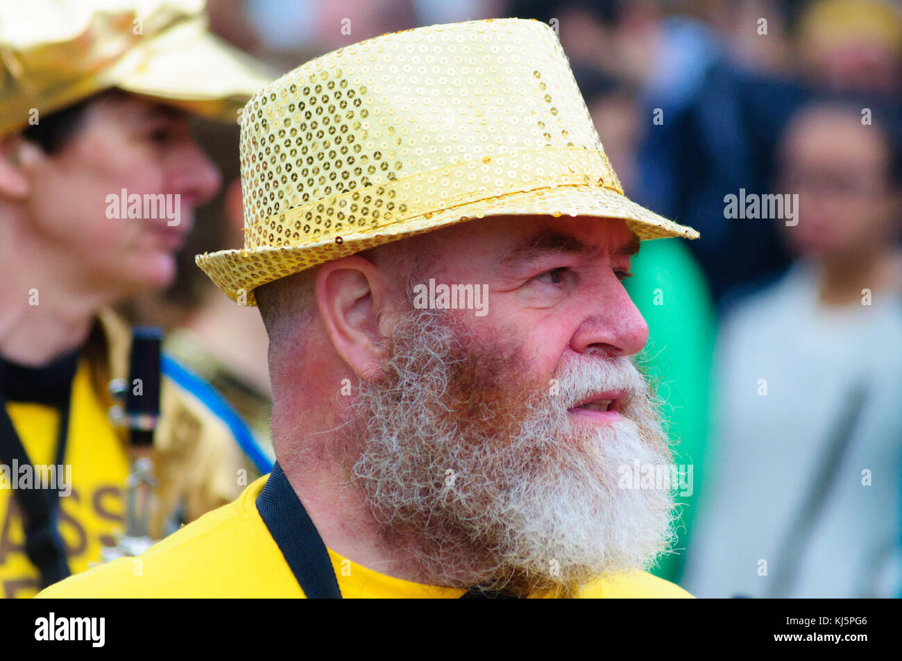 Man wearing trilby hat hi-res stock photography and images - Alamy