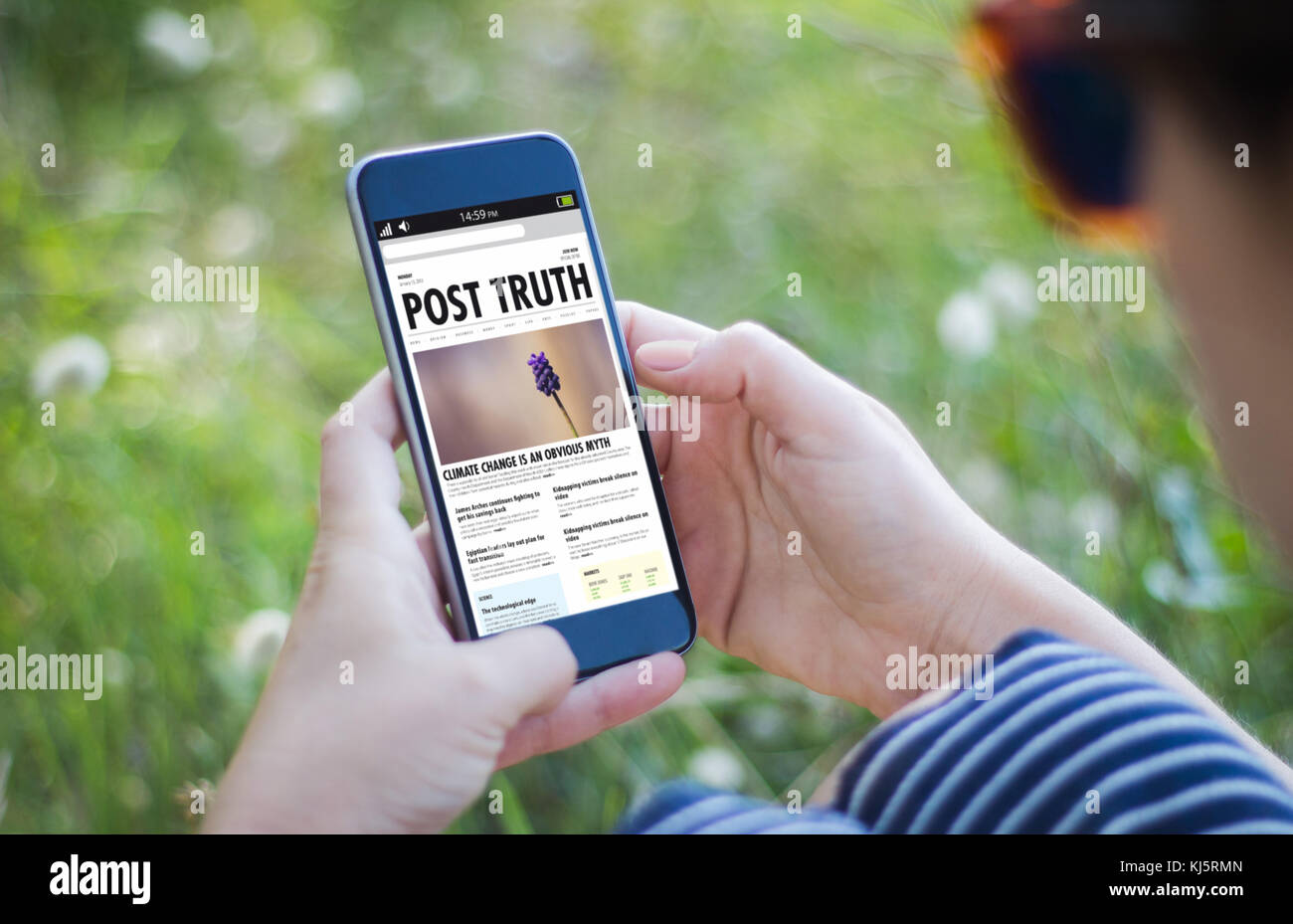 Girl reading the post hi-res stock photography and images - Alamy