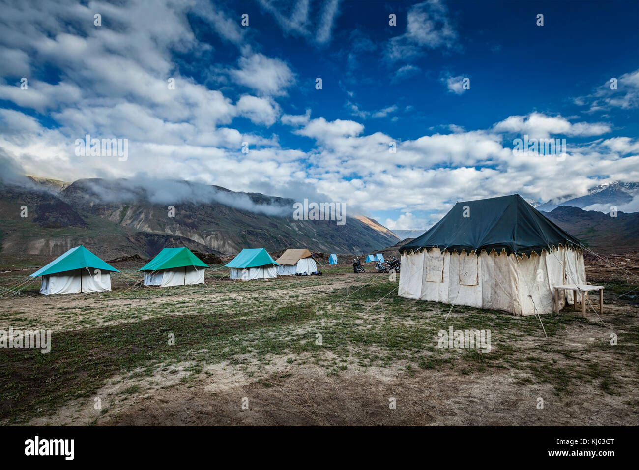 Spiti valley himalayas motorbike hi-res stock photography and images ...