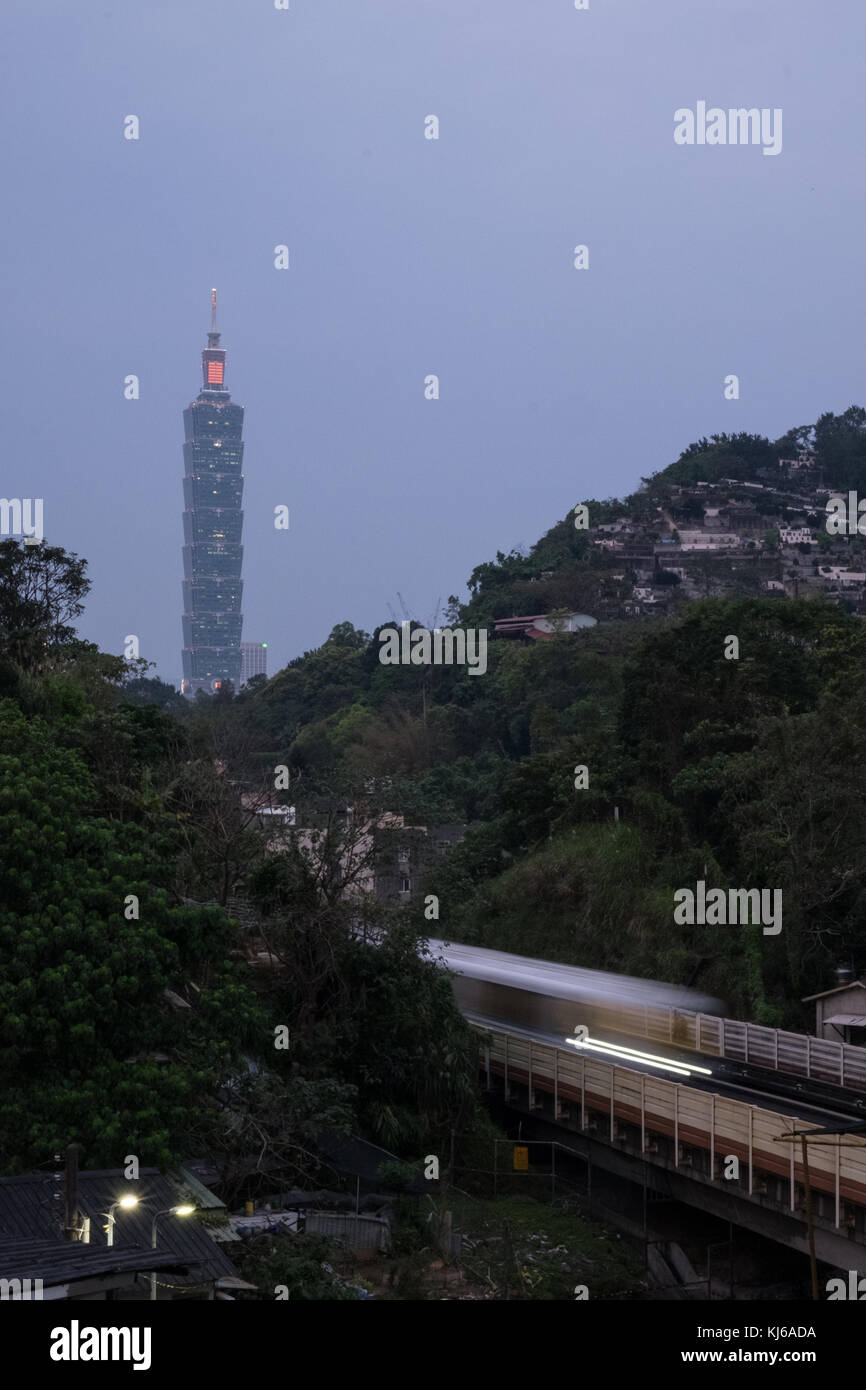 Taipei 101 and Train Stock Photo - Alamy