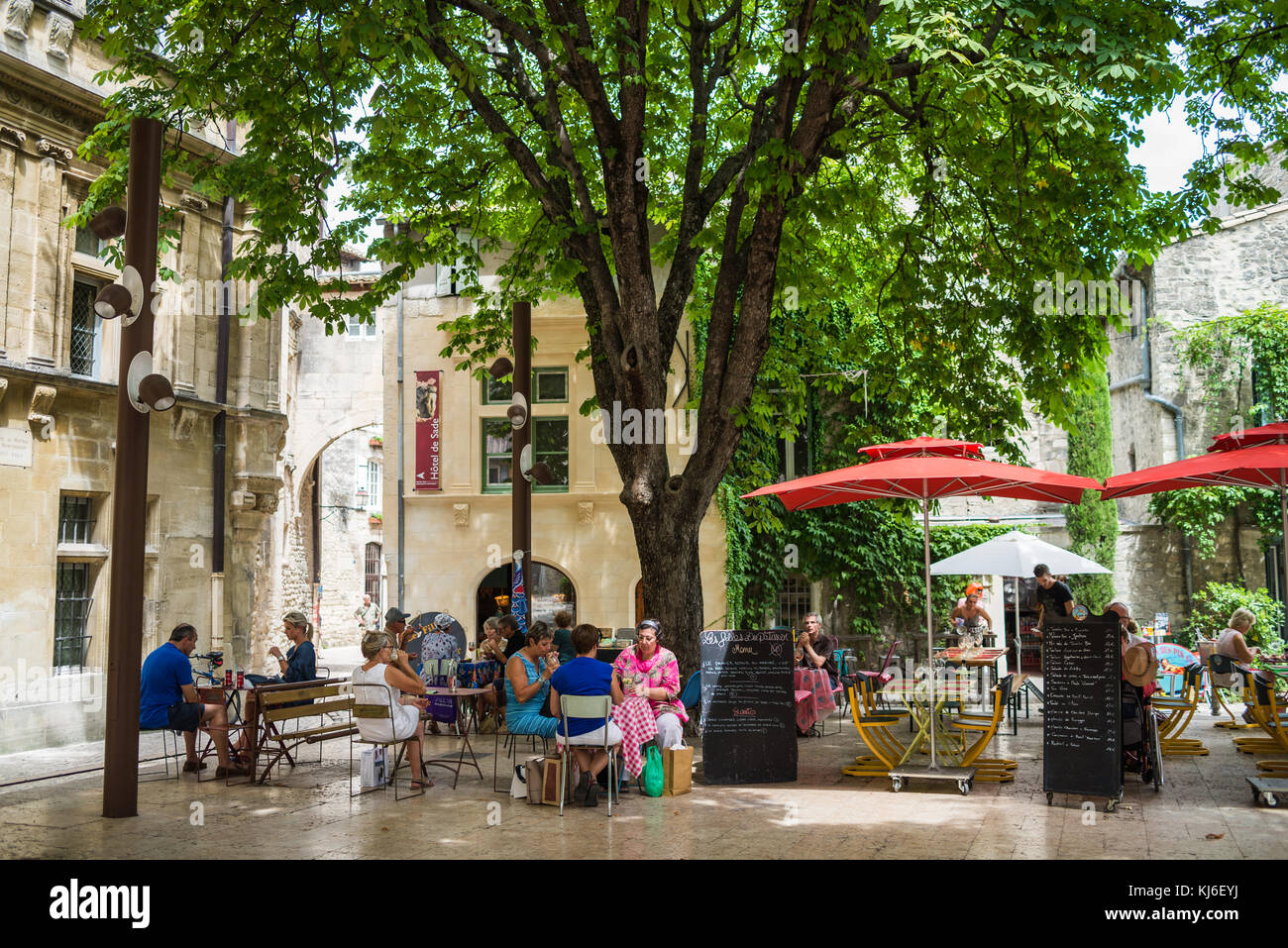 Aix En Provence Village Fountain High Resolution Stock Photography and ...