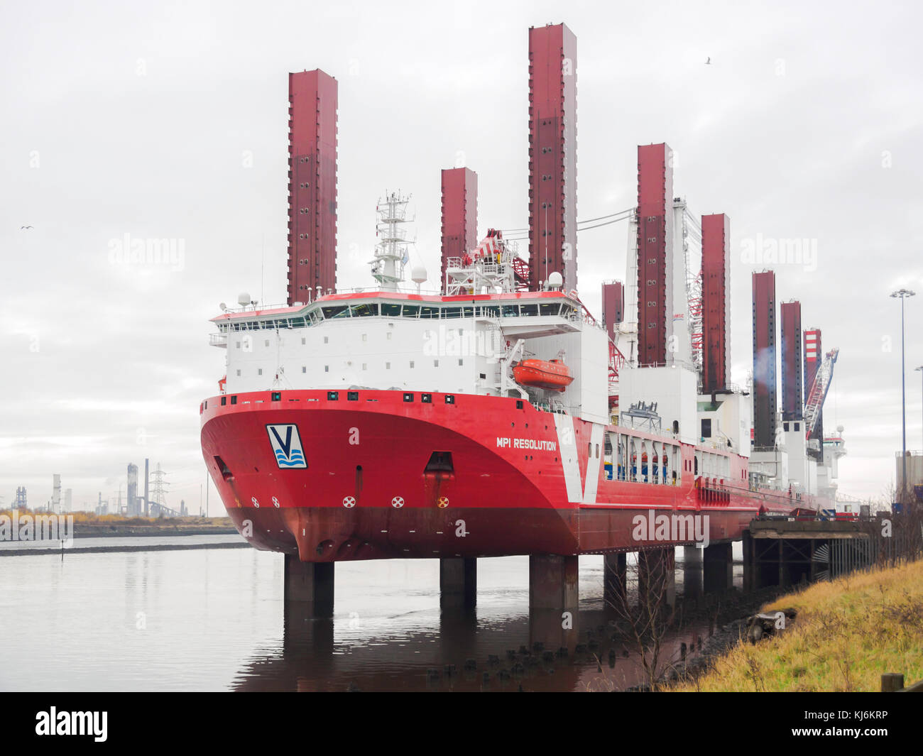 The MPI Resolution and sister ship MPI Adventure Jack-up Multi ...