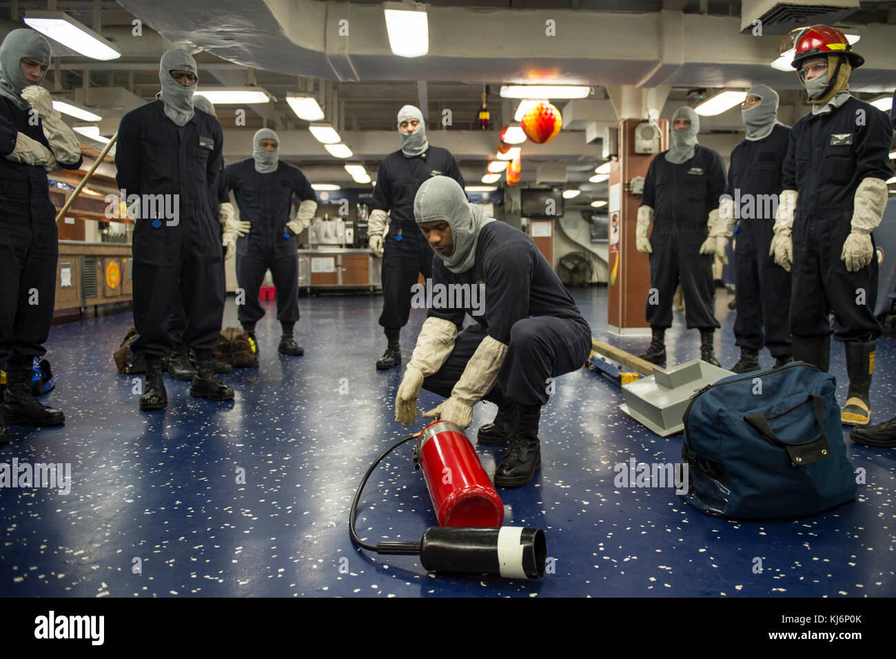 ATLANTIC OCEAN (Nov. 18, 2017) Boatswain’s Mate 1st Class Ezra Mcfadden