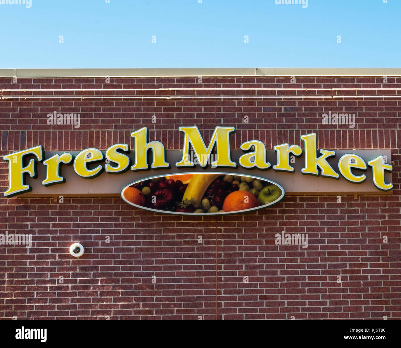 The sign advertising Braum's ice cream and dairy store Fresh Market in Guthrie, Oklahoma, USA. Stock Photo