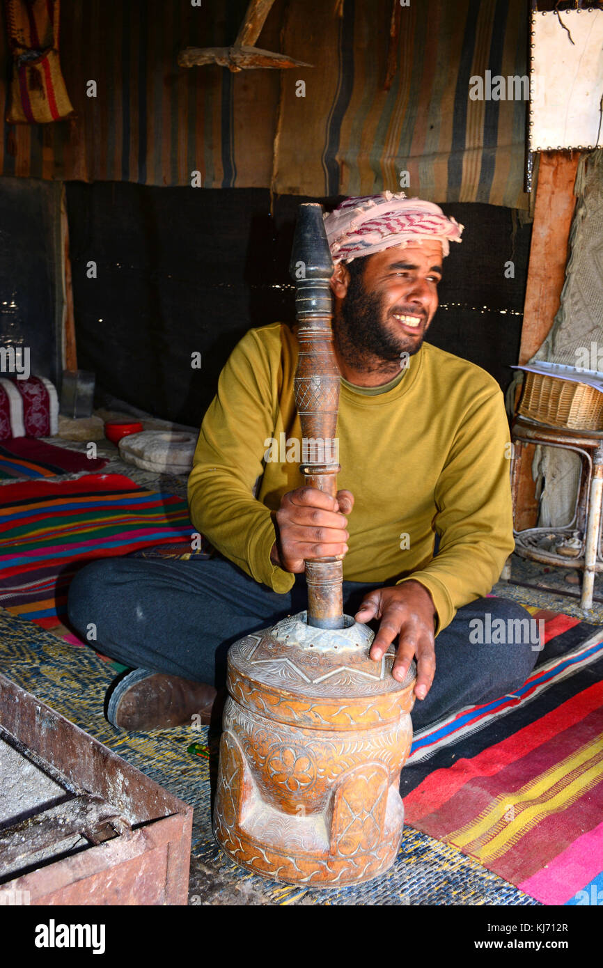 Bedouin man traditional tools Stock Photo - Alamy