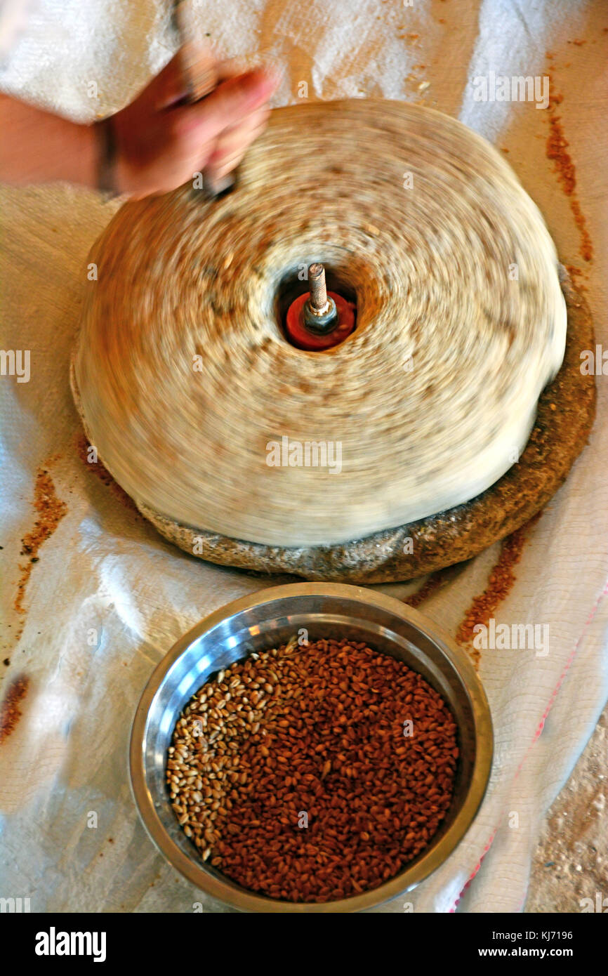 Ancient egyptian bread making hires stock photography and images Alamy