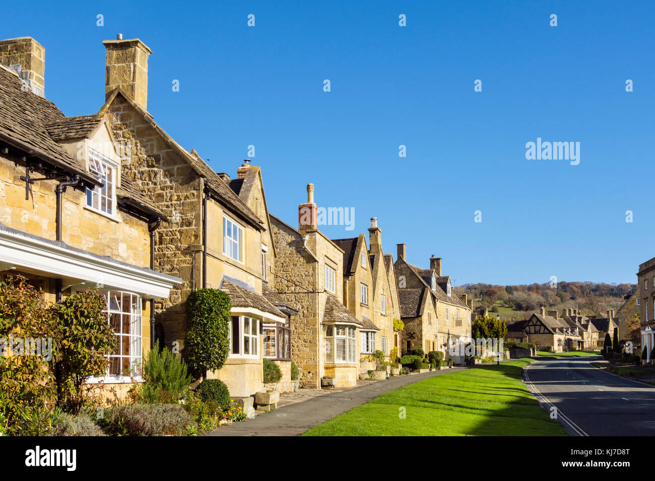 The cotswolds aonb hires stock photography and images Alamy
