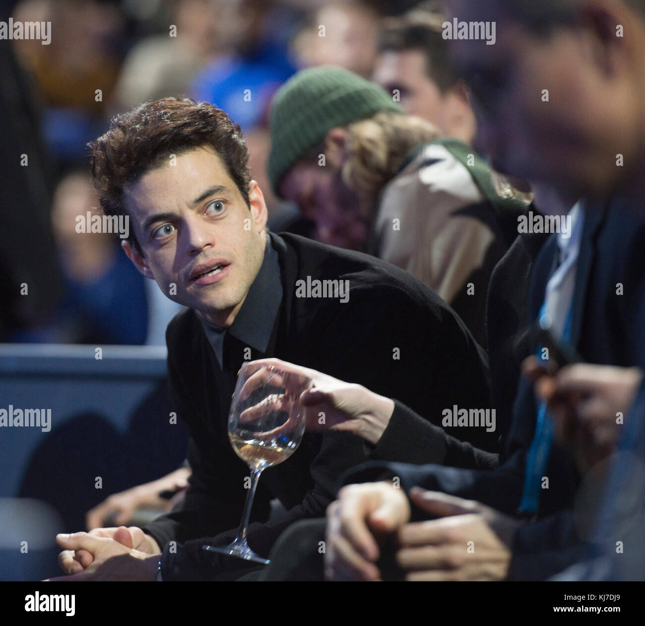19 November 2017. US actor Rami Malek watches the Nitto ATP tennis Finals  from the courtside star box at the O2. Credit: Malcolm Park/Alamy Stock  Photo - Alamy