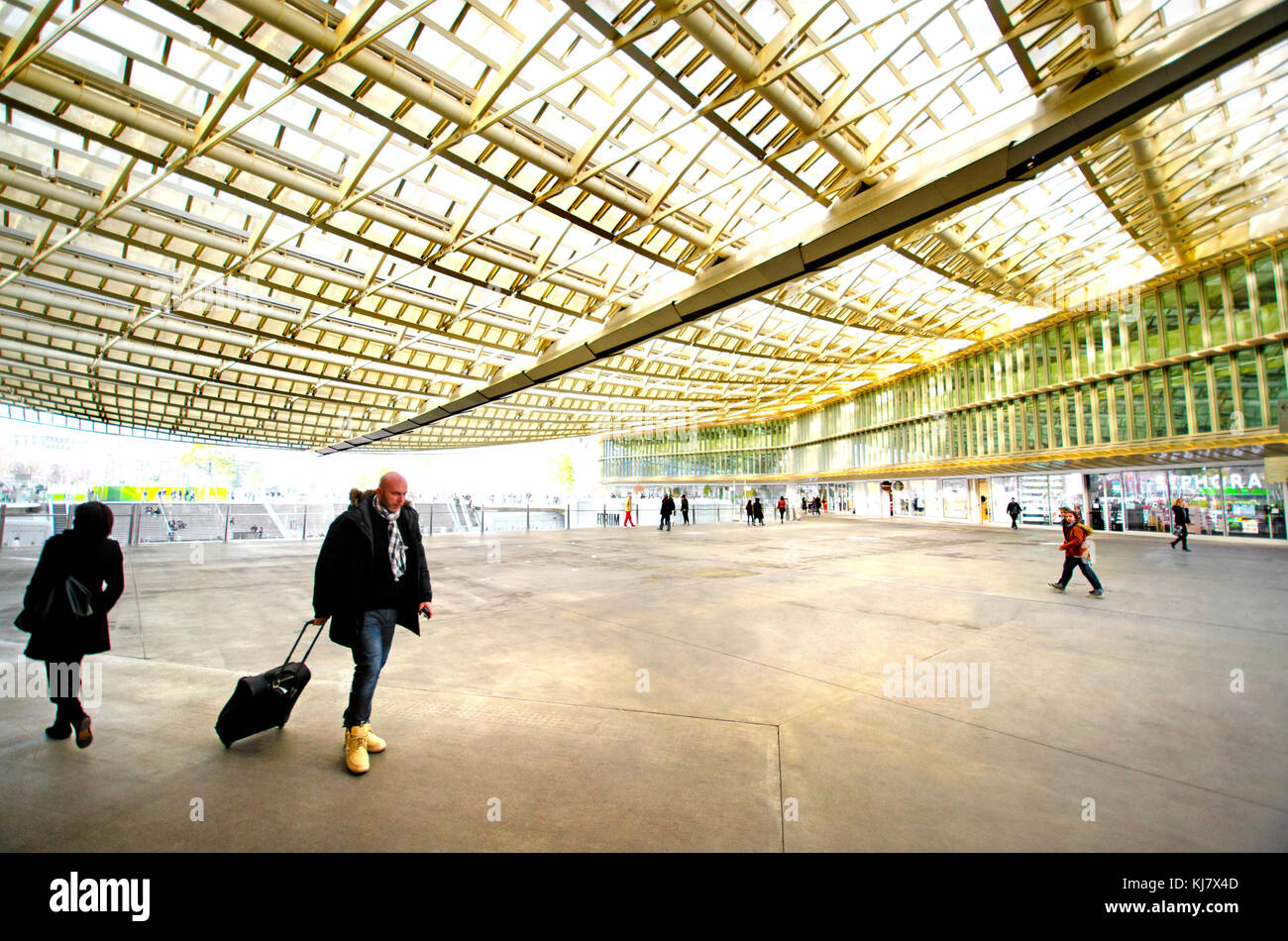 Paris, France. Forum des Halles (150 shops and 17 restaurants) rebuilt with new canopy (Parick Berger and Jacques Anziutti; April 2016) Stock Photo