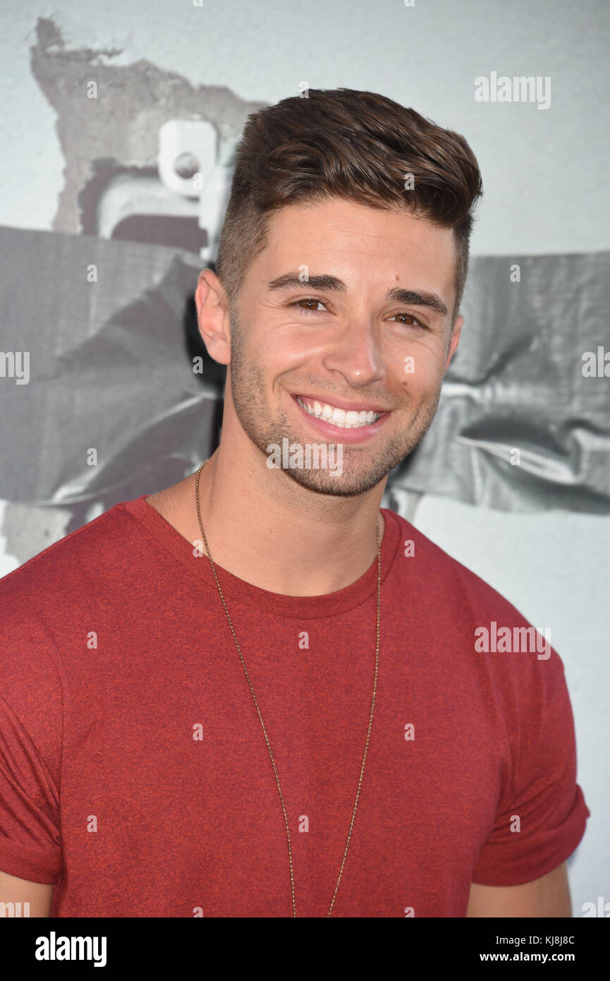 Hollywood Ca July 19 Jake Miller Attends The Premiere Of New Line Cinema S Lights Out At Tcl Chinese Theatre On July 19 16 In Hollywood California People Jake Miller Stock Photo Alamy