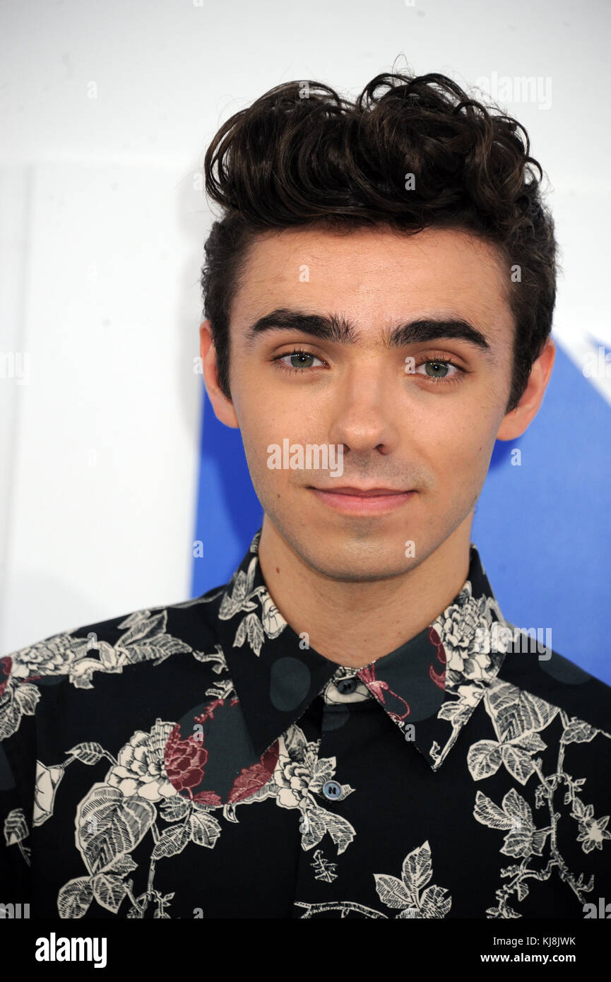 NEW YORK, NY - AUGUST 28: Nathan Sykes attends the 2016 MTV Video Music  Awards at Madison Square Garden on August 28, 2016 in New York City.  People: Nathan Sykes Stock Photo - Alamy