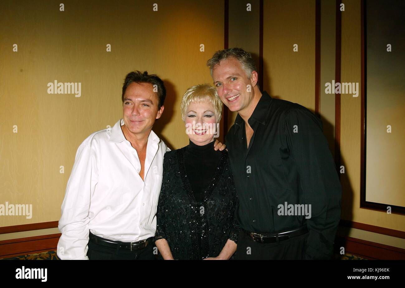 21st Nov, 2017. David Cassidy passes away. FILE: New York, USA. 16th May, 2004. David Cassidy visits Shirley Jones and Patrick Cassidy backstage after seeing Shirley and Patrick perform in the Broadway musical 42ND STREET at the Ford Center in New York City. Sunday, May 16, 2004. © Joseph Marzullo/MediaPunch Credit: MediaPunch Inc/Alamy Live News Stock Photo