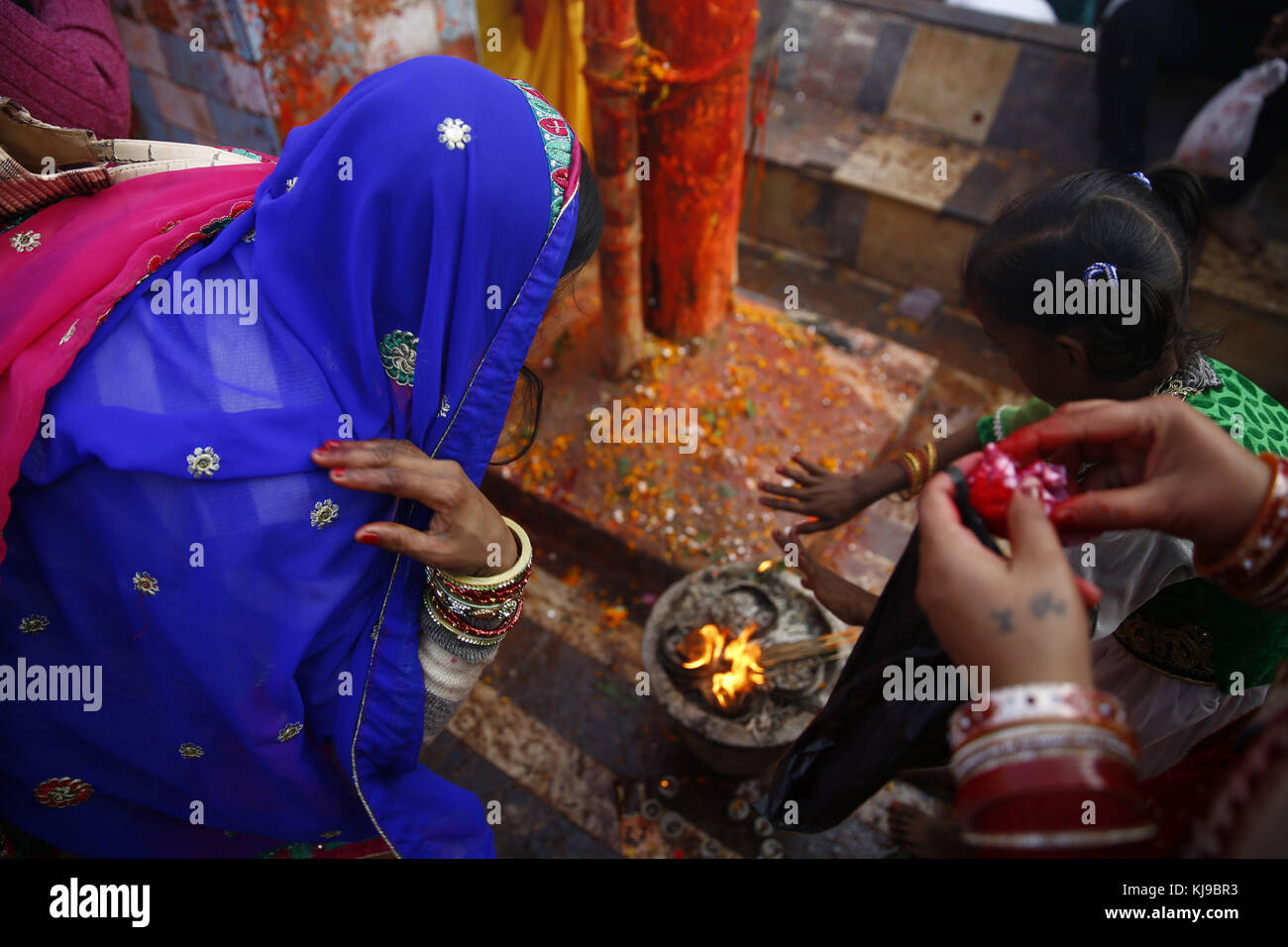 Janakpur, Nepal. 23rd Nov, 2017. Devotees Offer Prayers During The ...