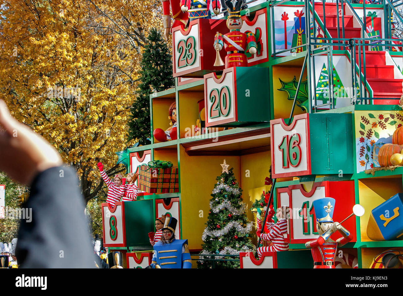 What time is nyc thanksgiving parade