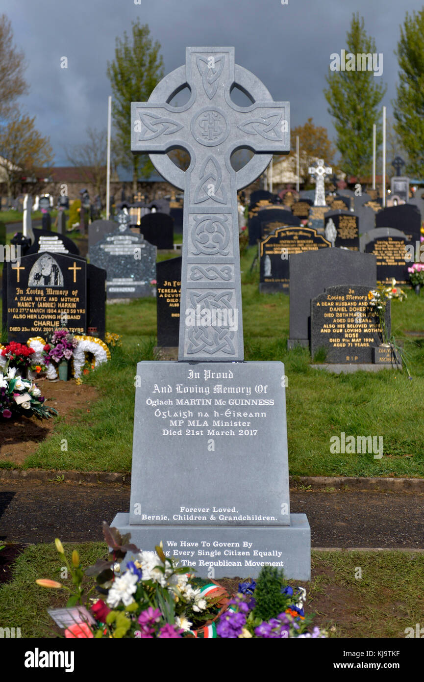 Headstone on grave of Martin McGuinnes at the Republican Plot in the City Cemetery, Derry, Londonderry, Northern Ireland. ©George Sweeney / Alamy Stock Photo
