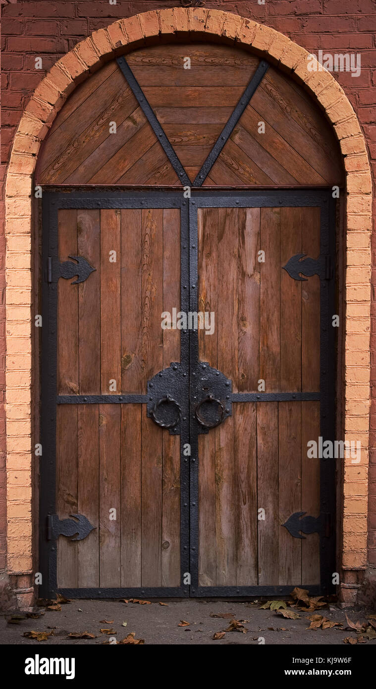 Old wooden castle entrance door hires stock photography and images Alamy