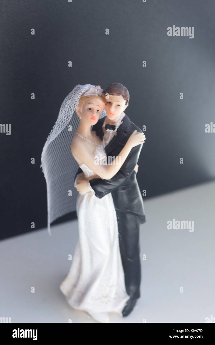 Amscan Collection Bridal Cake Topper 4 1/2