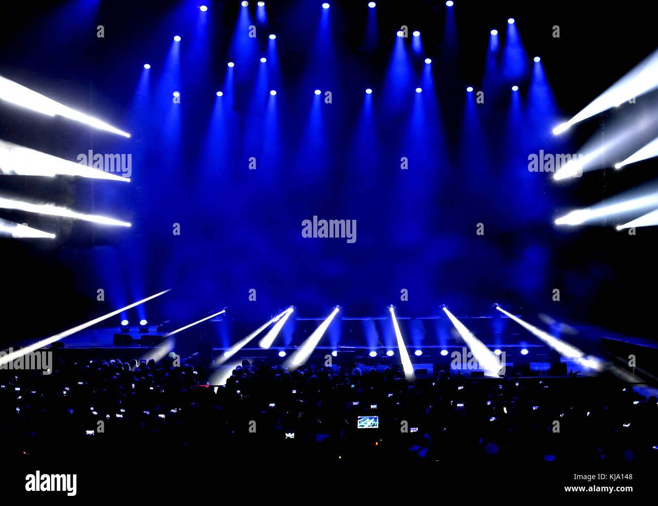 many lights of performance stage at live concert Stock Photo - Alamy