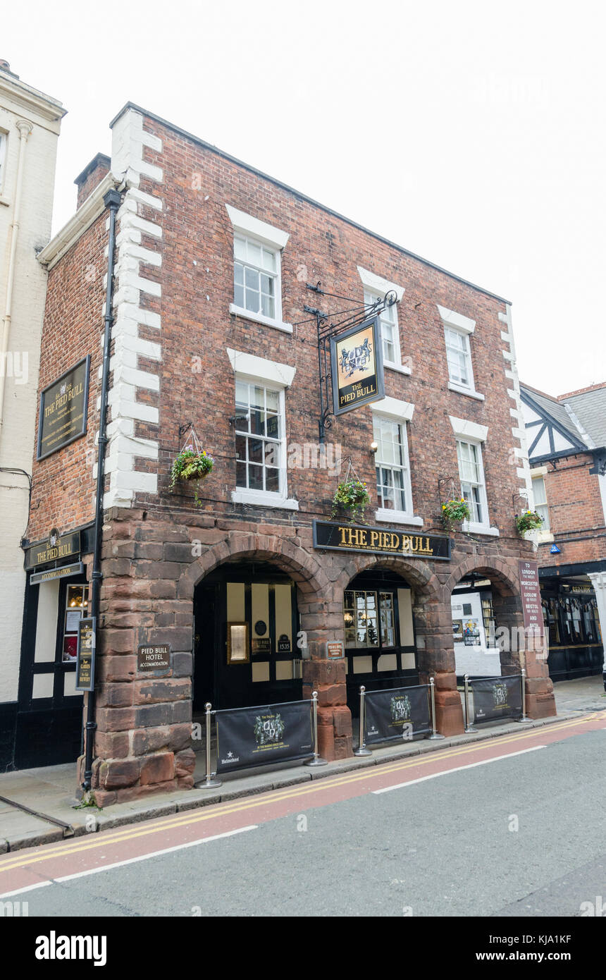 The Pied Bull 12th century inn in Northgate Street, Chester, UK Stock ...